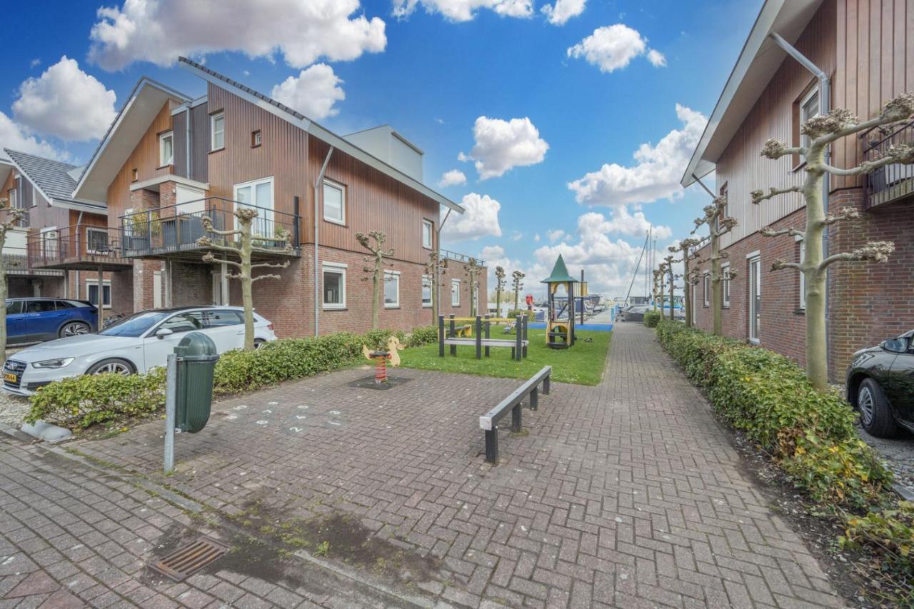 Meerzicht 24 - Luxury Family Accommodation With Beautiful Lake Side View Uitgeest Exterior foto